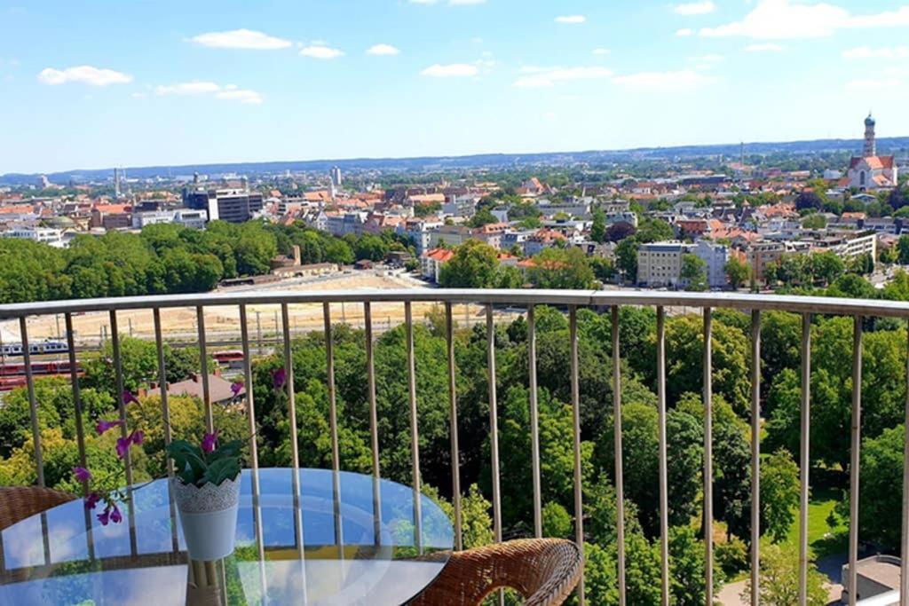 Suite-Xxi City View Hotelturm เอาก์สเบิร์ก ภายนอก รูปภาพ
